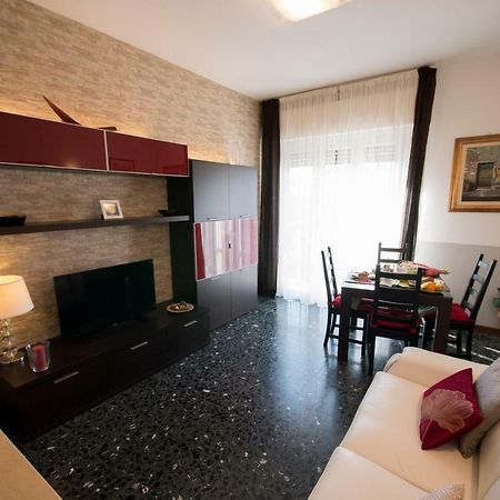 A Casa Di Simone A Viareggio Apartment Екстериор снимка